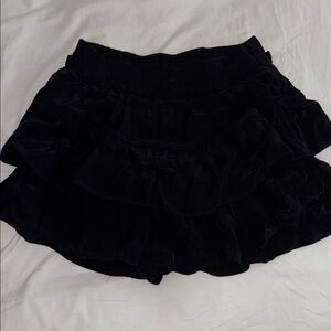 Love Tree Black Ruffled Mini Skirt